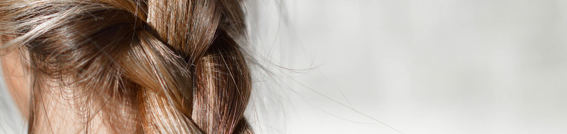 Des cheveux en pleine santé grâce aux huiles essentielles